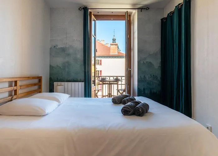 Apartment L'isle Perriere - Chambre-balcon-vue Annecy